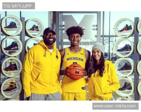 詹姆斯二儿子布莱斯在亚利桑那大学首秀表现出色有望参加2026年NBA选秀