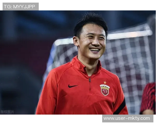 祝海港足球俱乐部球员李新翔生日快乐愿他在新的一岁里更进一步